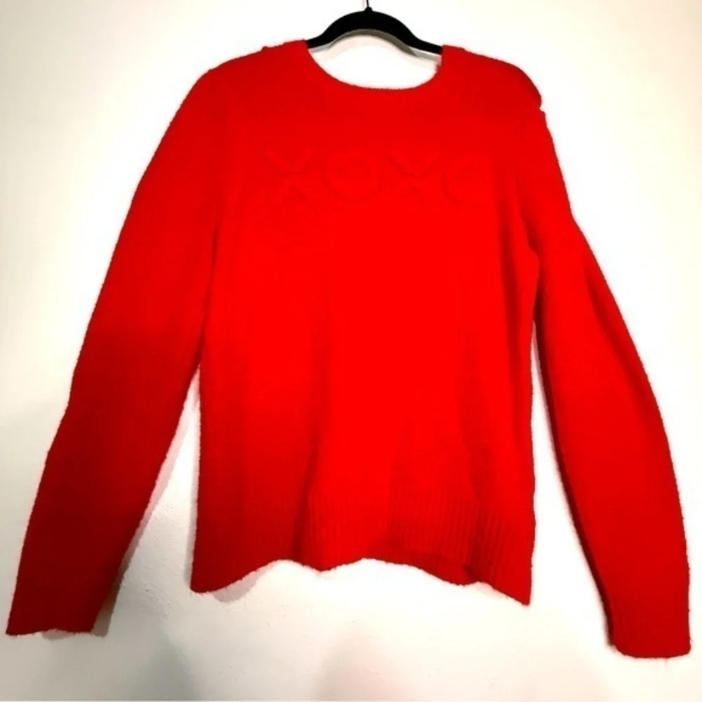 Marled by Reunited Clothing red sweater w/XOXO on front. Sz M. Preowned.